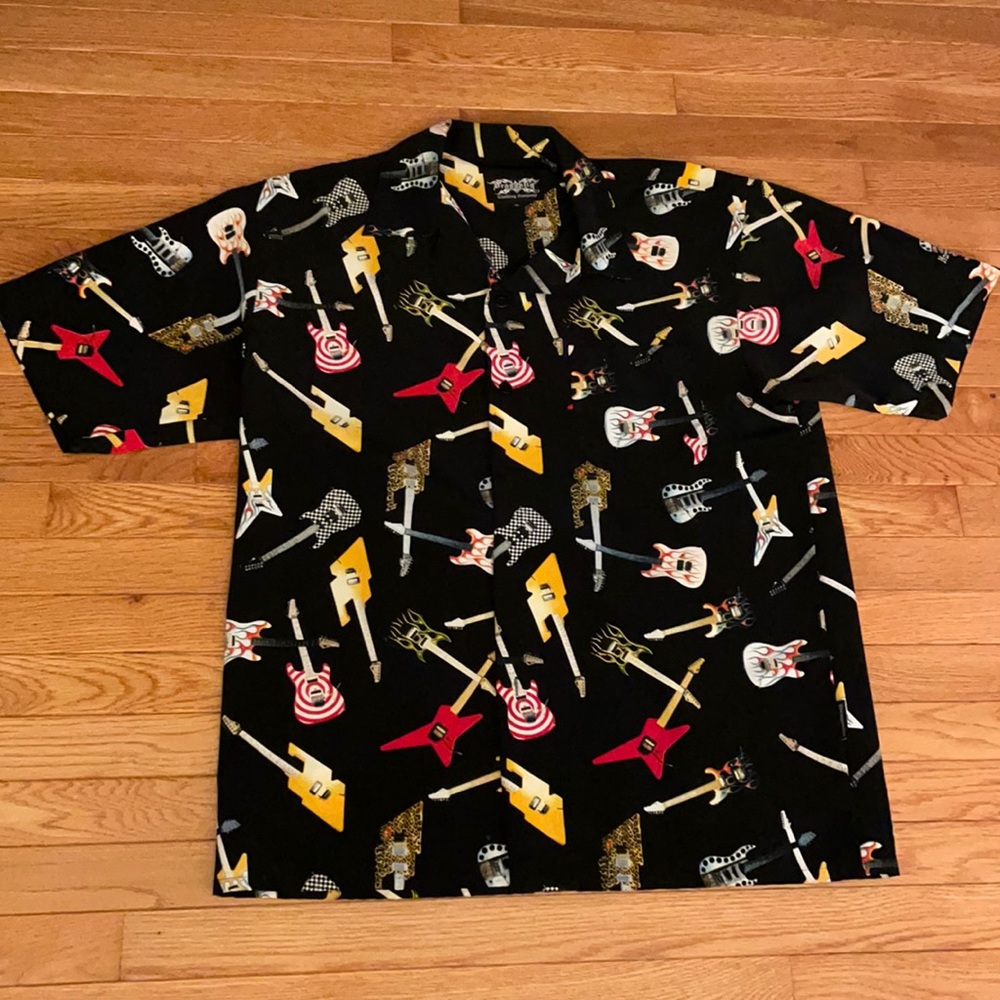 Unique Dragonfly Electric Guitar button-down EUC